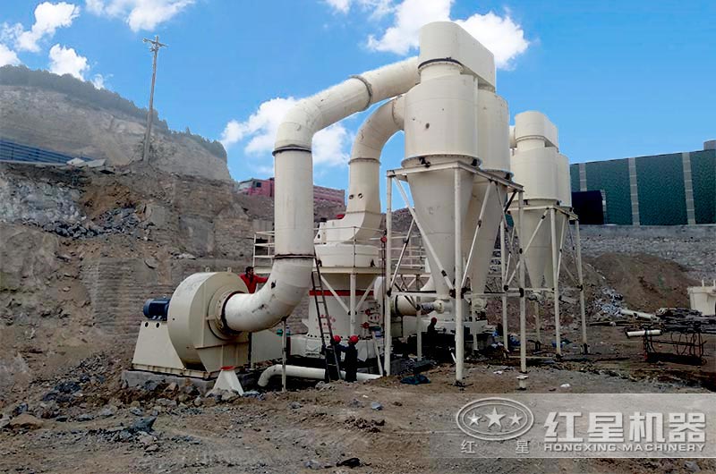 膨潤土雷蒙磨粉機(jī)現(xiàn)場(chǎng)實(shí)拍 膨潤土雷蒙磨粉機(jī)現(xiàn)場(chǎng)實(shí)拍