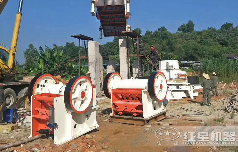 設(shè)備安裝、調(diào)試現(xiàn)場