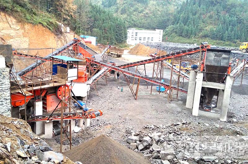 碎石生產(chǎn)線(xiàn)現(xiàn)場(chǎng)